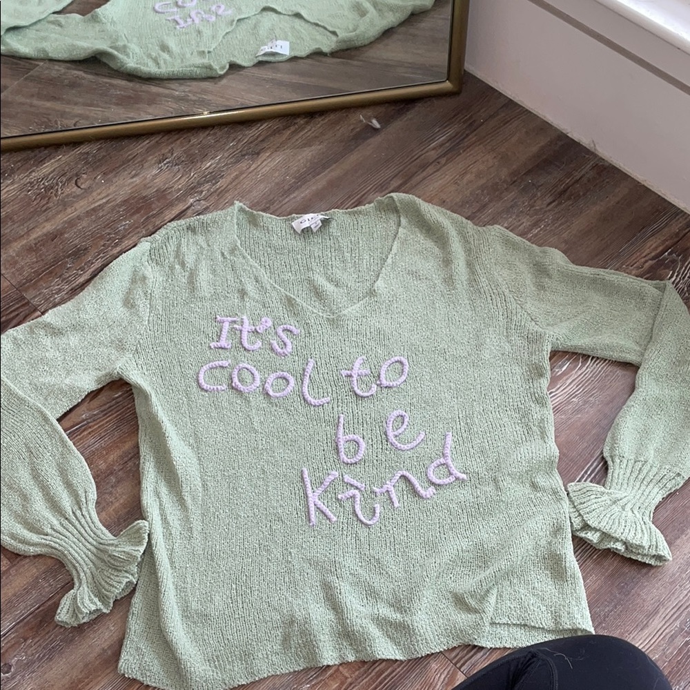 Gilli • Green V-Neck Sweater with Embroidered Text